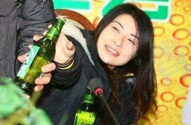 破产富商爆料女星视频,真相与争议并存  第2张